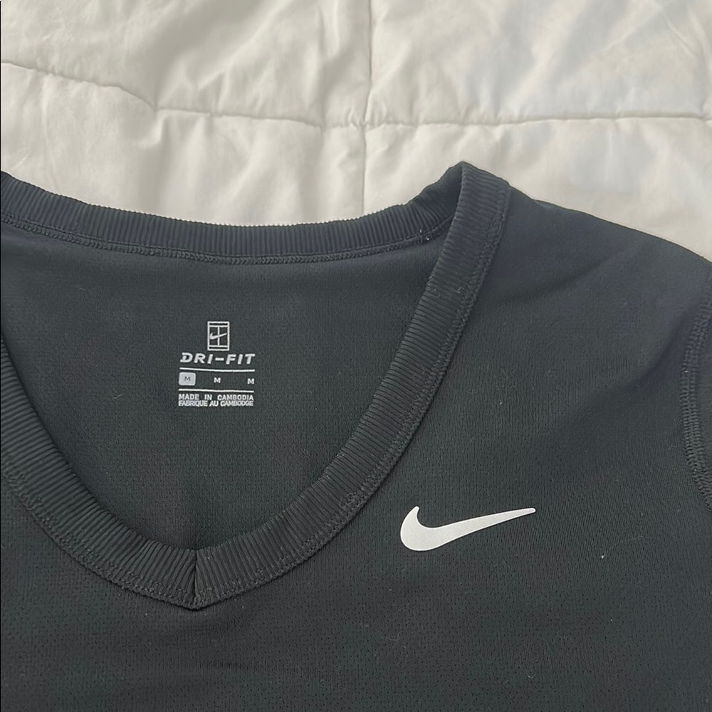 Nike Women's Black Cap Sleeve Tee - Picture 2 of 3